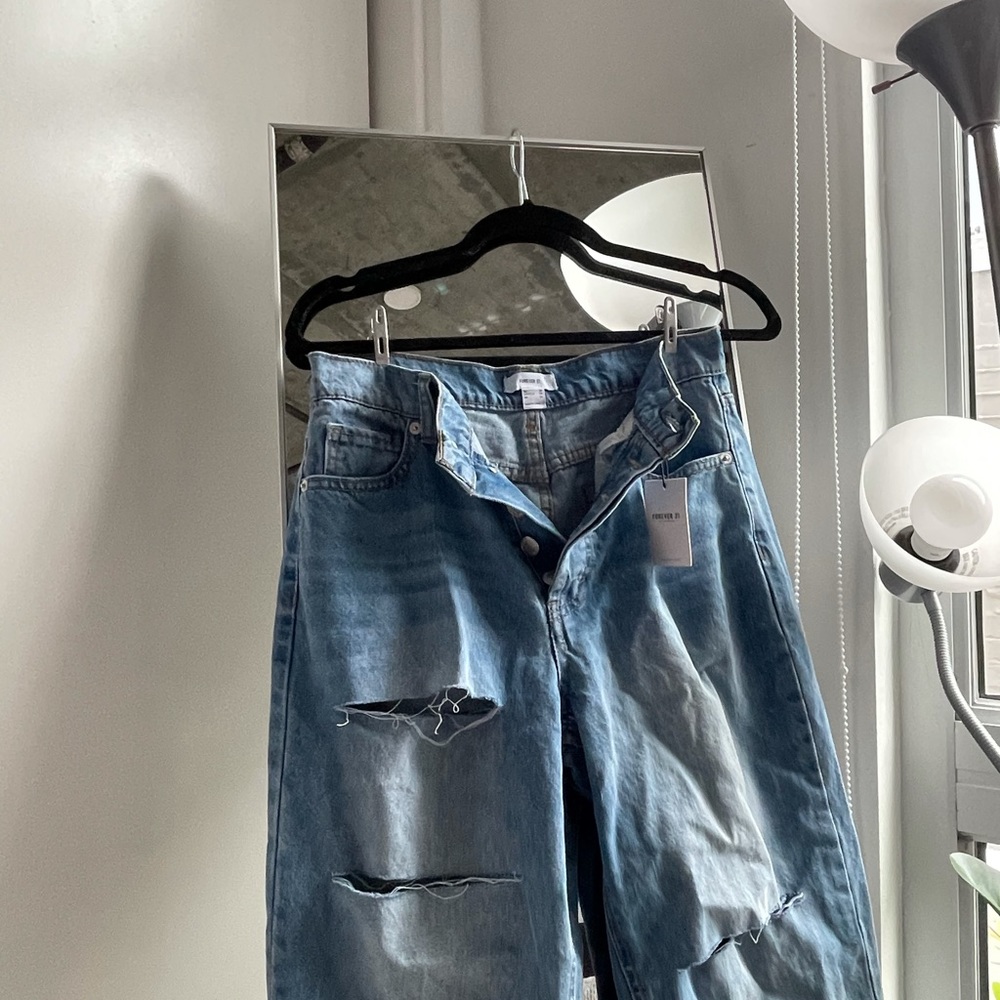 Forever 21 ripped boyfriend Jeans